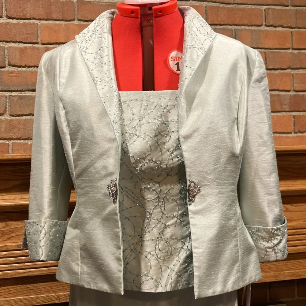 NWT Cachet Sz 12 mint/celadon faux 2 piece dress with jacket